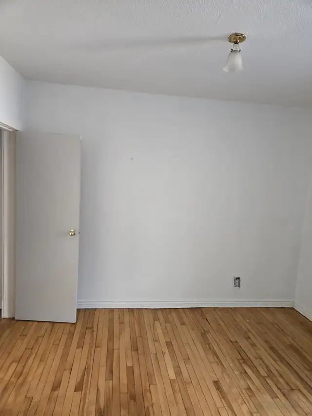 Room for Rent – Downtown Ottawa Available July 1stPrivate in Room Rentals & Roommates in Ottawa - Image 5