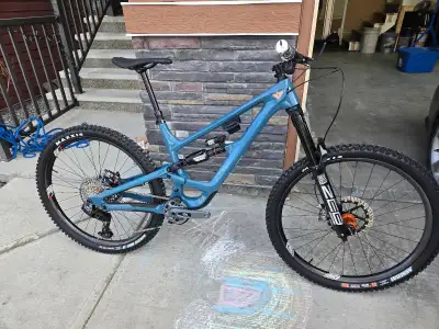 YT Capra 4 Core, View more