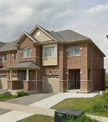 - End Unit Like A Semi - This Lease Is For Upper Portion of the House - Ideal For a Family, 4 Bedroo...