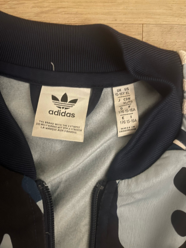 Adidas Camo Tracksuit Jacket in Men's in City of Montréal - Image 2