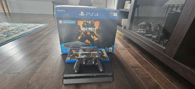 PS4 with Box dans Sony PlayStation 4  à Ville de Montréal - Image 2