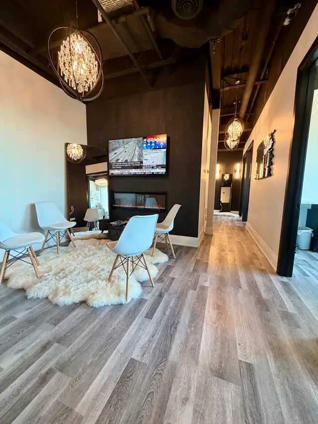 Treatment Room for Rent – Boutique Medical Wellness Clinic in Commercial & Office Space for Rent in Mississauga / Peel Region - Image 3