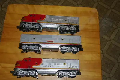 Lionel o gauge Santa Fe Passenger Train Seven Piece Set, View more