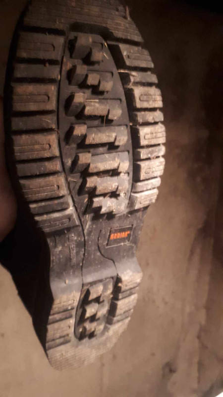 Mens Kodiak Timberline steel toe workboots size 9 in Men's Shoes in Charlottetown - Image 2