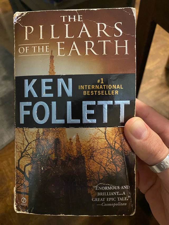 Book: The Pillars Of The Earth by Ken Follett in Non-fiction in City of Toronto