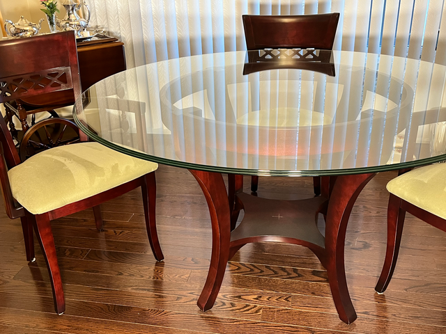 Beautiful 54" Bermex Glass Top Dining Room Table & Chairs in Dining Tables & Sets in Markham / York Region - Image 5