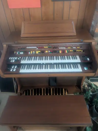 Yamaha E-45 organ *FREE*, View more