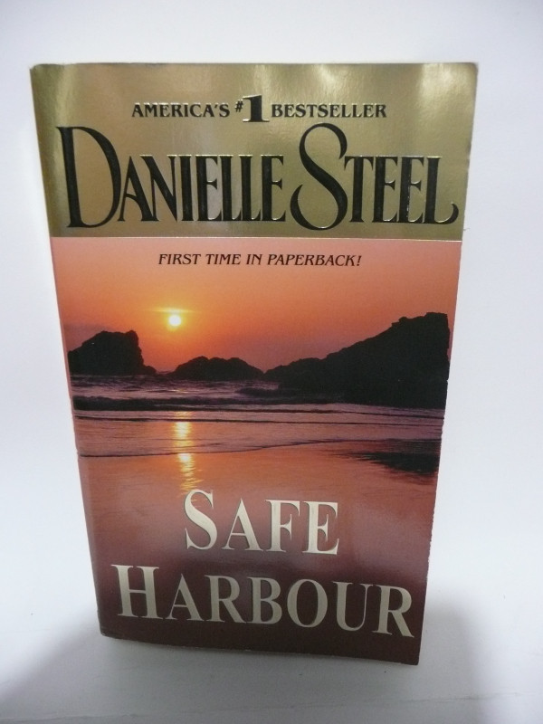 FICTION BOOKS - Danielle Steel romance novels  - $3.00 each in Fiction in Edmonton - Image 4