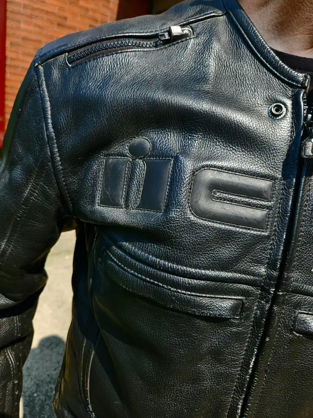 ICON Motorcycle Jacket 'motorhead' leather in Men's in Kitchener / Waterloo - Image 3