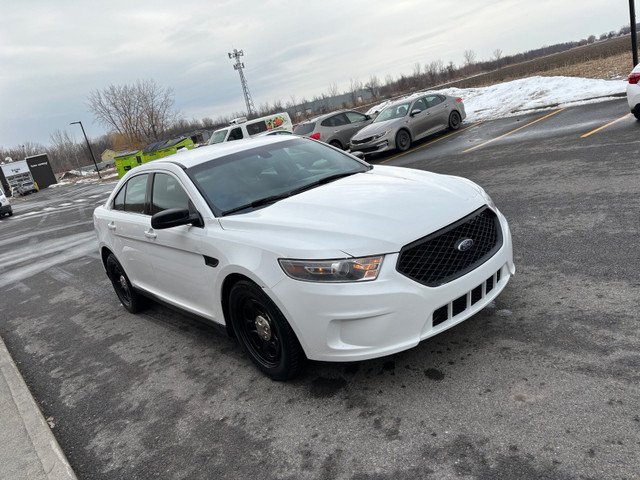 2015 Ford Taurus Police pack dans Autos et camions  à Ville de Montréal - Image 3