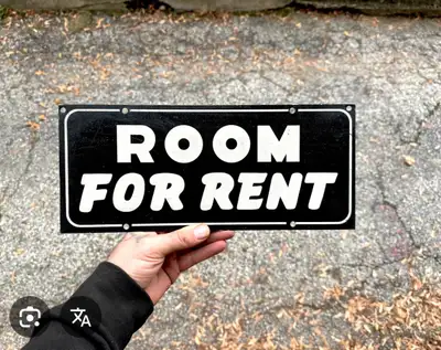 ‼️Accomodation Available ‼️ Staring from Feb 1st or before, A spacious master bedroom with walk in c...