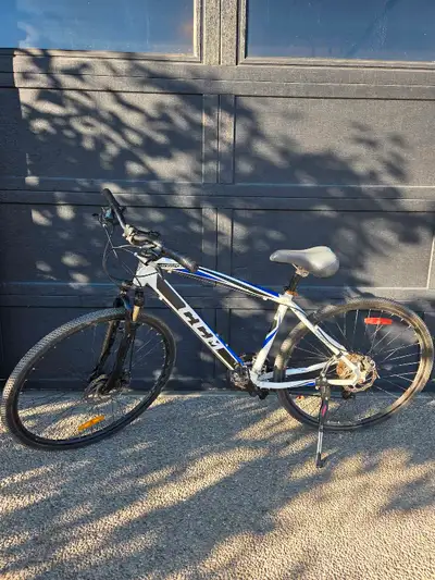 21 speed CCM krossport hybrid mountain bike, View more