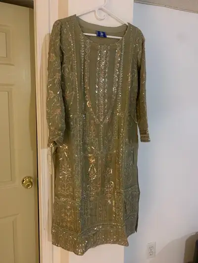 Brand new desi suit (Rafia), View more