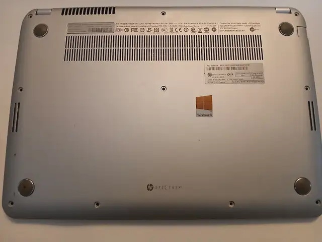 HP 13-2195ca ,  AS-IS / Pour pièces ou  réparation in Laptops in City of Montréal - Image 4