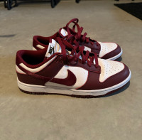 Nike dunk low size 9