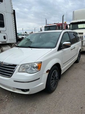Find all new and used Chrysler Vans for Sale | Kijiji Autos