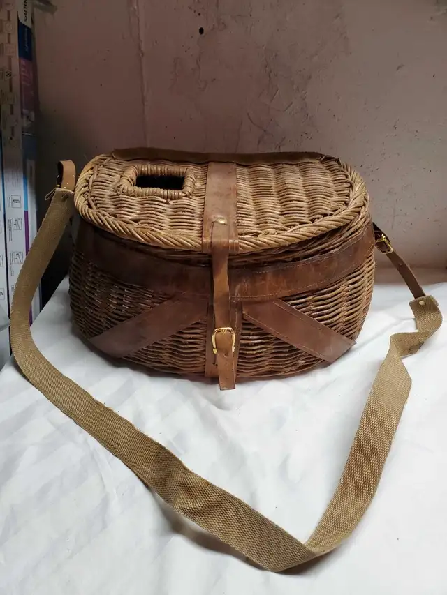 Vintage fishing basket $125 obo628632835805451225