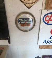 Original Advertising Signs / Oil Cans 