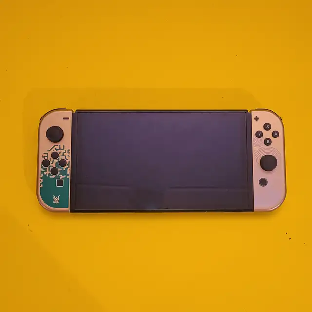 Nintendo Switch OLED Tears of the Kingdom in Nintendo Switch in Edmonton - Image 4
