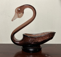 Vintage Purple Amethyst Art Glass Swan