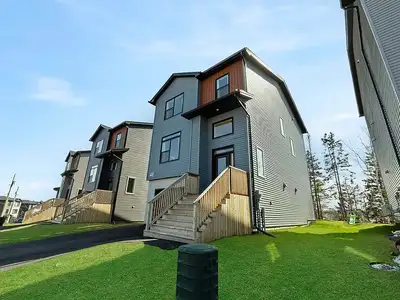 ✨ LEASE TAKEOVER – 48 Higgins Ave, Halifax (Beechville area) ✨ Looking for a modern family home in a...