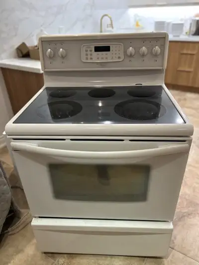 Frigidaire Oven - Pick up Only, View more