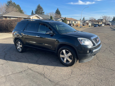 Gmc Acadia SLT Fully loaded AWD Low kms