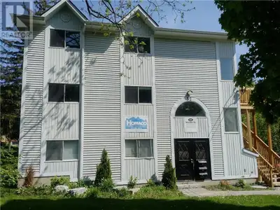 STUDENT RENTAL Private Room SUBLET Jun-Aug, Close to WLU, UW