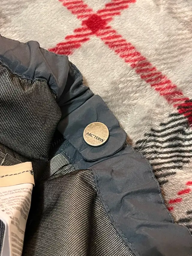 Arcteryx beta lt pants in Men's in City of Toronto - Image 6