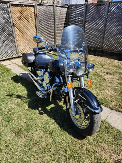 This bike has only 58,000 km, is in great shape and has after market + (original saddle bags), 50/50...