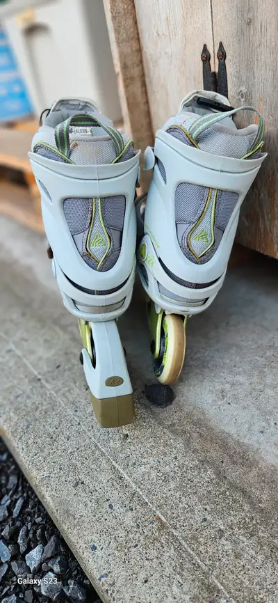 Patins a roues allignes, View more