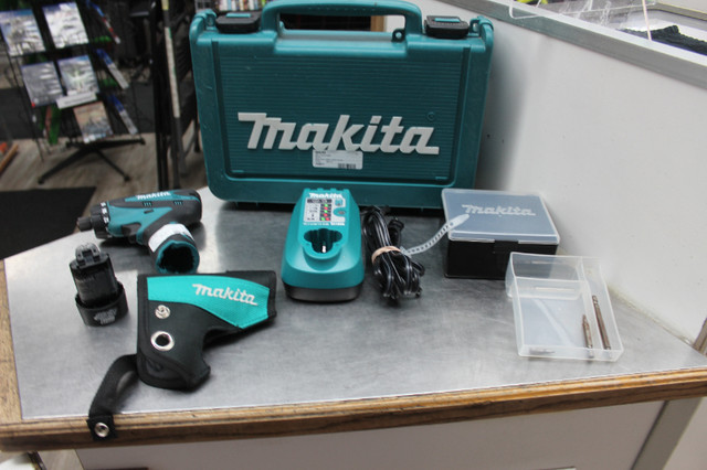 Makita 12V Impact Driver, Battery, Charger, Case in Power Tools in Peterborough - Image 2