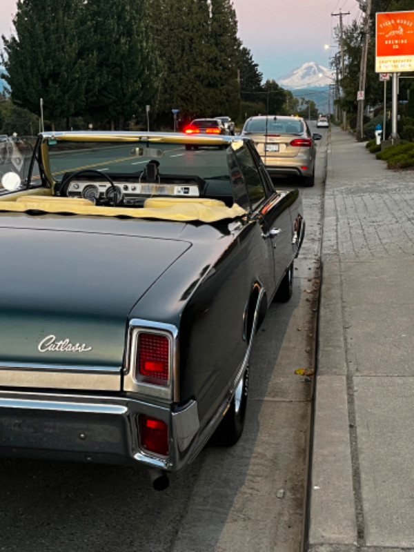 1967 Oldsmobile Cutlass Supreme Convertible in Classic Cars in Abbotsford - Image 3
