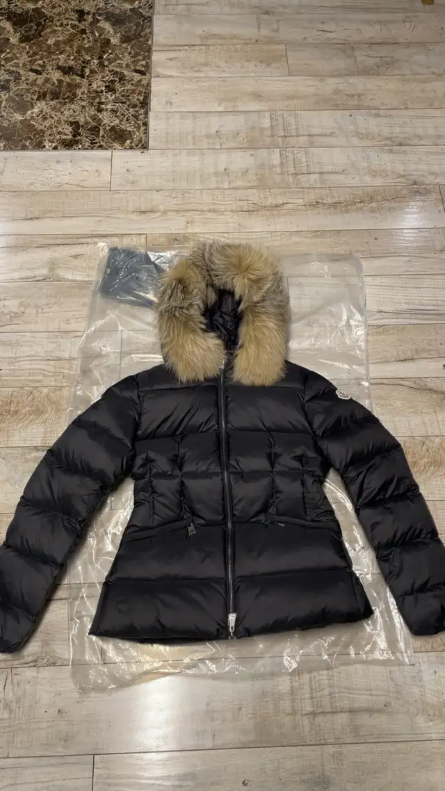 Moncler Women’s Fur Jacket in Women's - Tops & Outerwear in City of Toronto - Image 2