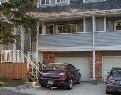 I have a large 3floor condo here in the Sherwood Park Woodbridge neighbourhood I am looking to suble...