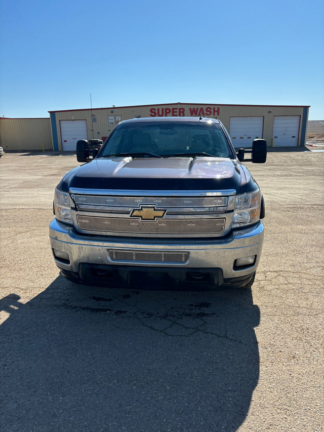 2011 Silverado 2500 in Cars & Trucks in Swift Current - Image 2