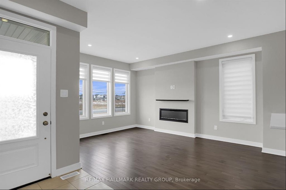 3-Bedroom END-UNIT Townhome 3