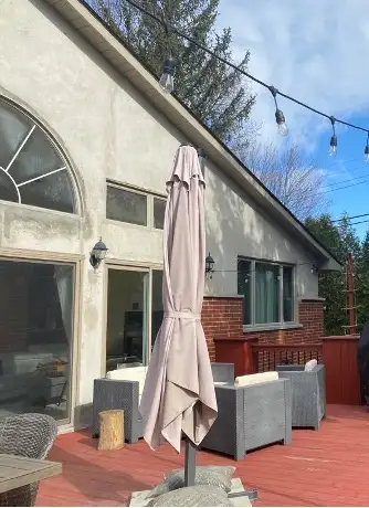 Grand parasol pour le jardin in Patio & Garden Furniture in City of Montréal - Image 3