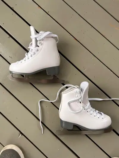 Girls Figure Skates Size 1 (3 models available), View more