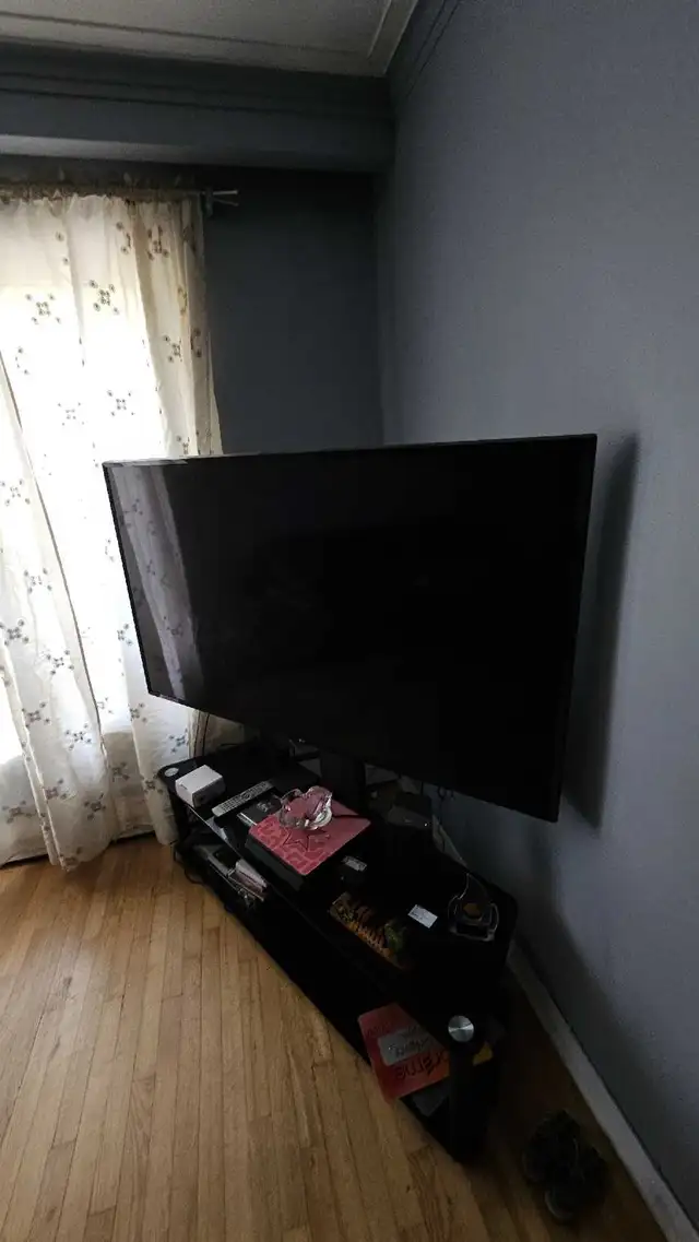 lG TV 60 Inch in TVs in City of Montréal - Image 3