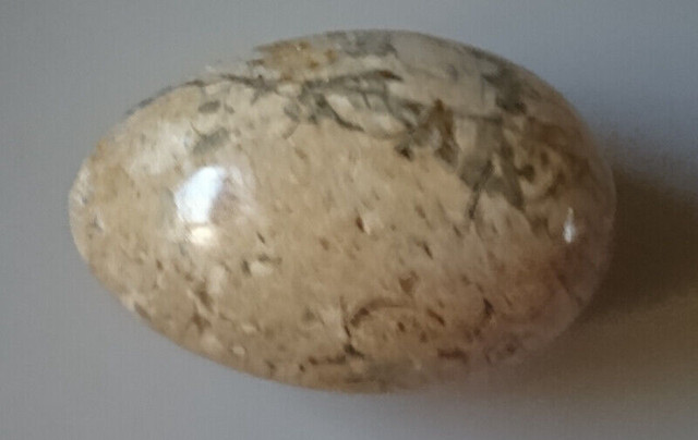 Vintage Solid Marble Egg Brown & Green Earthy Tones in Arts & Collectibles in Oshawa / Durham Region - Image 2