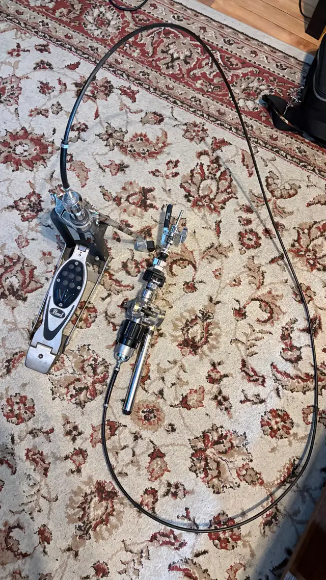 Pearl Remote Hi Hat - 2050 Series Eliminator in Drums & Percussion in City of Montréal - Image 5