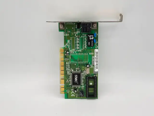 Vintage SMC Ezcard SMC1208T PCi Ethernet card adapter/carte SMC in System Components in West Island - Image 2