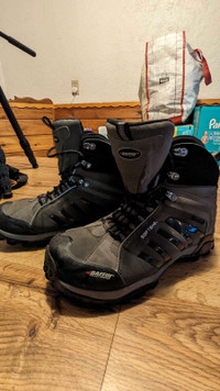 Baffin Insulated hiking boots