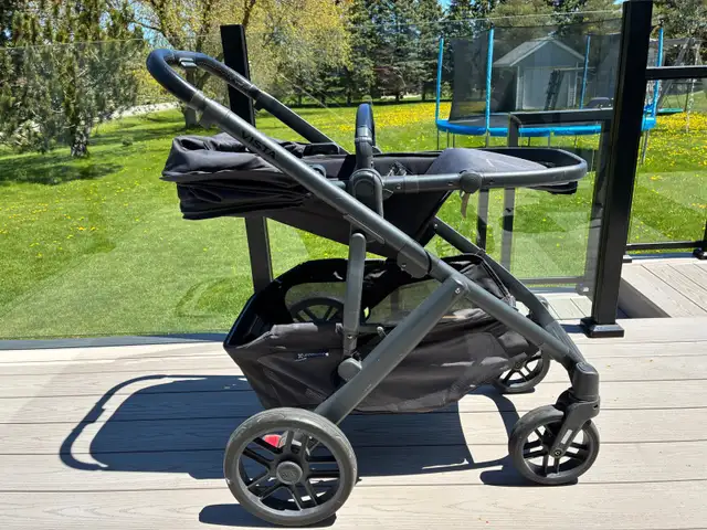 UppaBaby Vista V2 Stroller  in Strollers, Carriers & Car Seats in Oshawa / Durham Region - Image 4