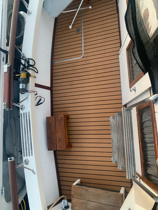 36 foot Trojan Coho power boat in Powerboats & Motorboats in Comox / Courtenay / Cumberland - Image 3