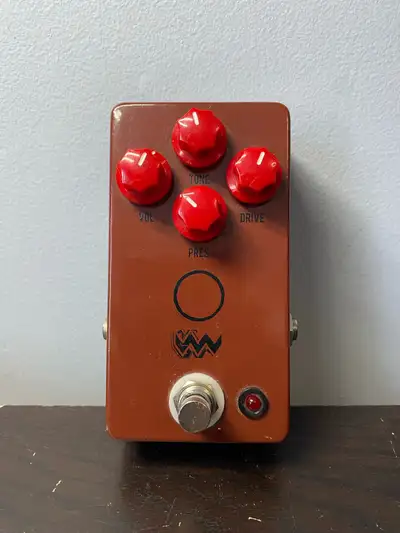 Great condition, fully functional, box…as photographed. Price is firm. Cash only. Located in Barrie.