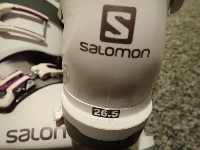 SALOMON - SKI BOOTS - 2 PAIR in Ski in Kelowna - Image 4