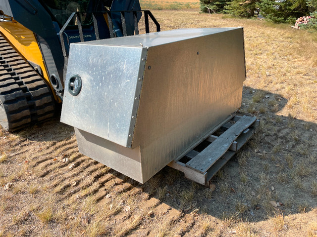 Tool Box and Welding Equipment in Other Business & Industrial in Swift Current