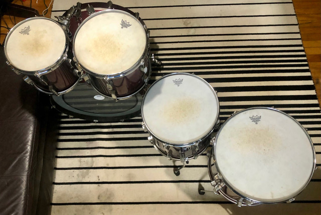 Tempus 5 piece drum kit with Pearl hardware (Red Sparkle) dans Percussions  à Longueuil/Rive Sud - Image 2